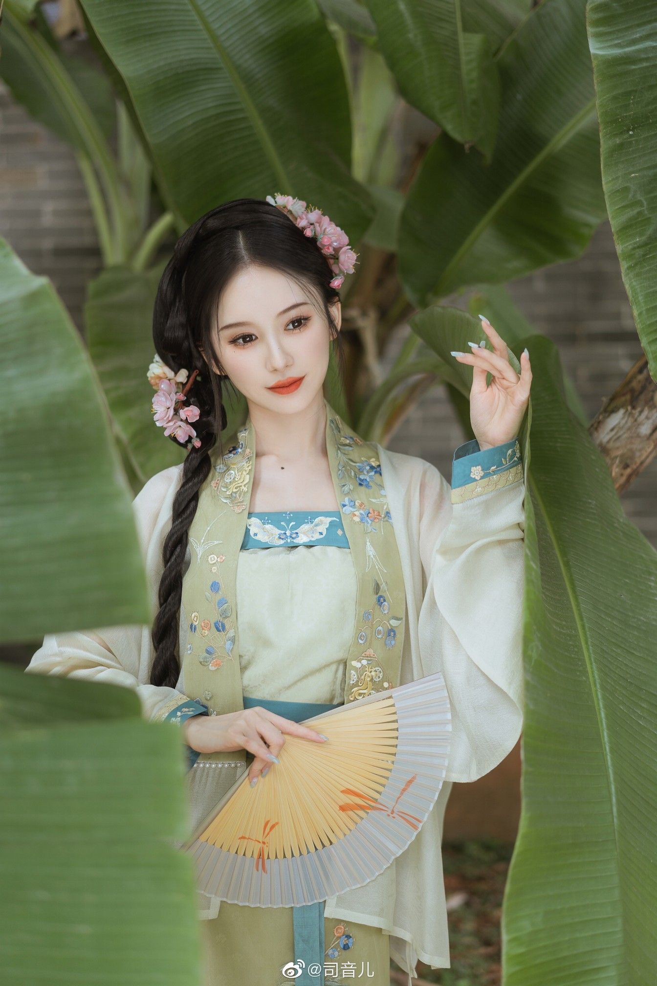 Reinventing the Cheongsam:The New 2021 Fashion Revolution Reinventing the Cheongsam:The New 2021 Fashion Revolution
