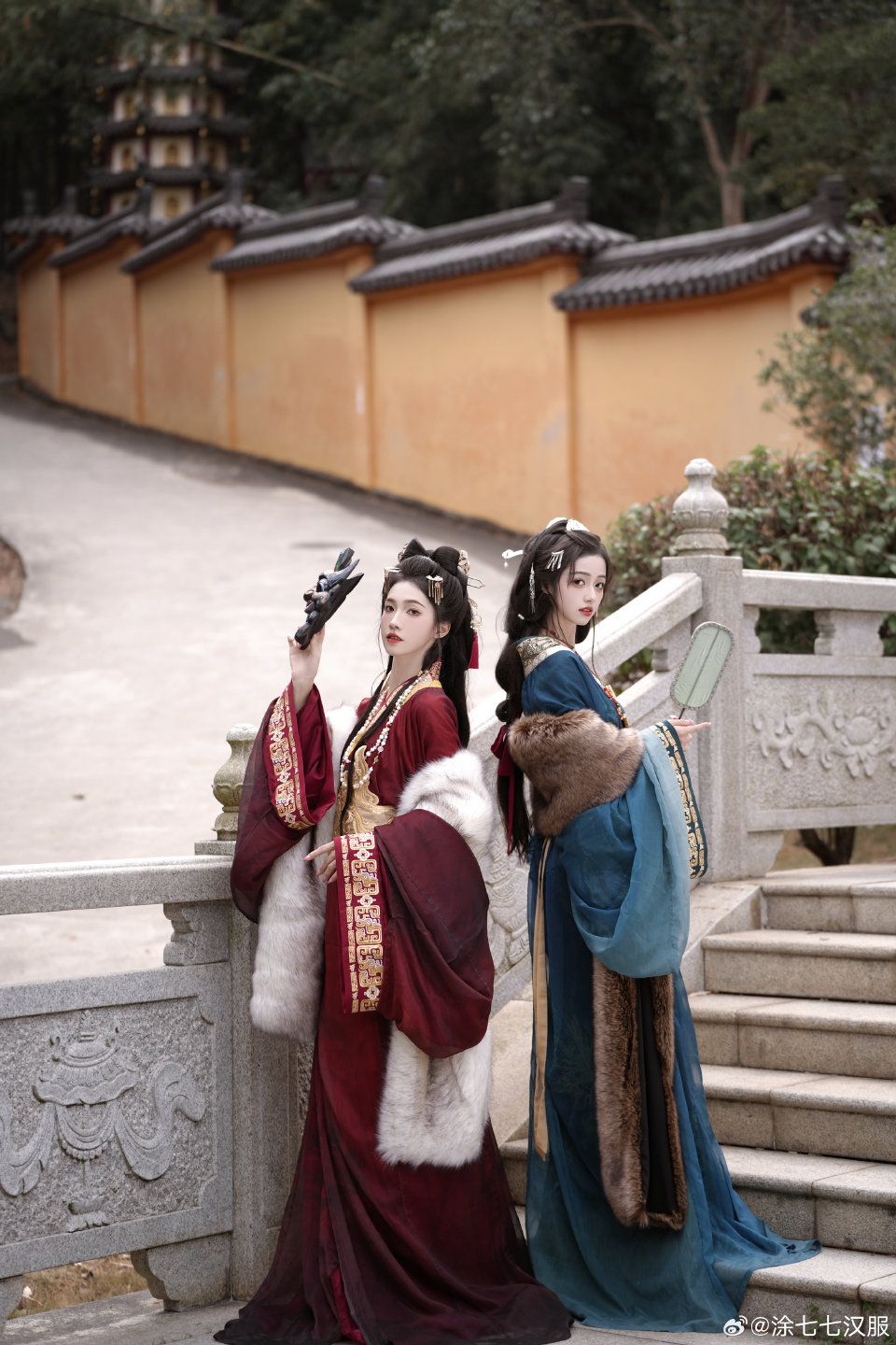 Elegant Chinese-Style Hanfu Womens Trousers Ensemble