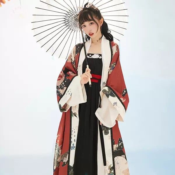 The 7-Year-Old Hanfu Girl:Embracing Traditional Beauty The 7-Year-Old Hanfu Girl:Embracing Traditional Beauty