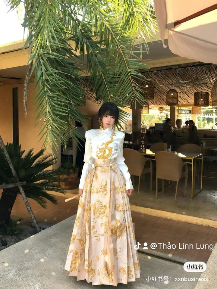 Original Hanfu Design at Lingxi Pavilion:A Journey into Traditional Elegance Original Hanfu Design at Lingxi Pavilion:A Journey into Traditional Elegance