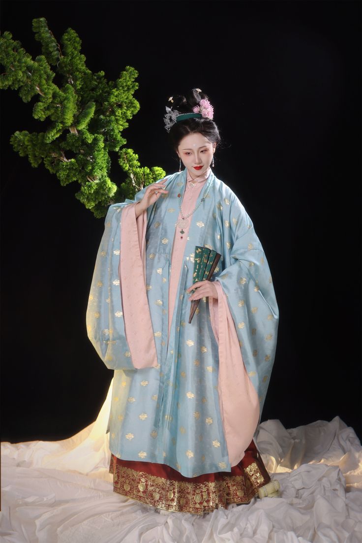 Elegant Lady in a Classy Cheongsam:Embodying the Essence of High-End Fashion and Grace Elegant Lady in a Classy Cheongsam:Embodying the Essence of High-End Fashion and Grace