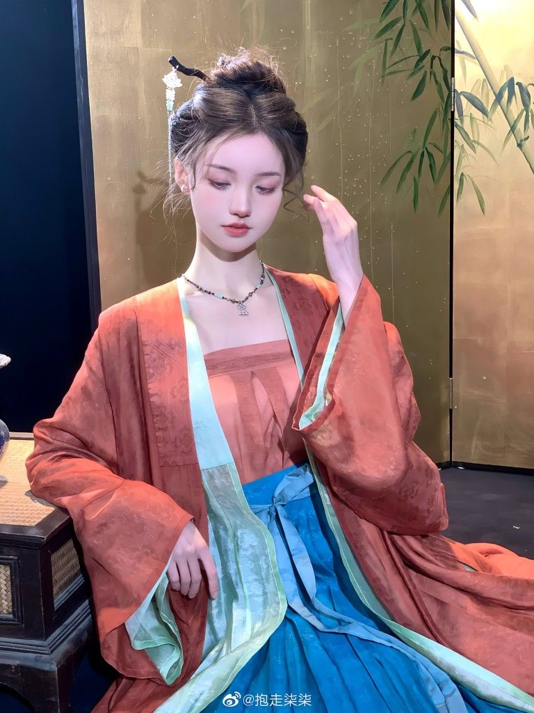 Enhanced 2024 Hanfu Fashion for Petite Women:Embracing the New Era of Traditional Elegance Enhanced 2024 Hanfu Fashion for Petite Women:Embracing the New Era of Traditional Elegance