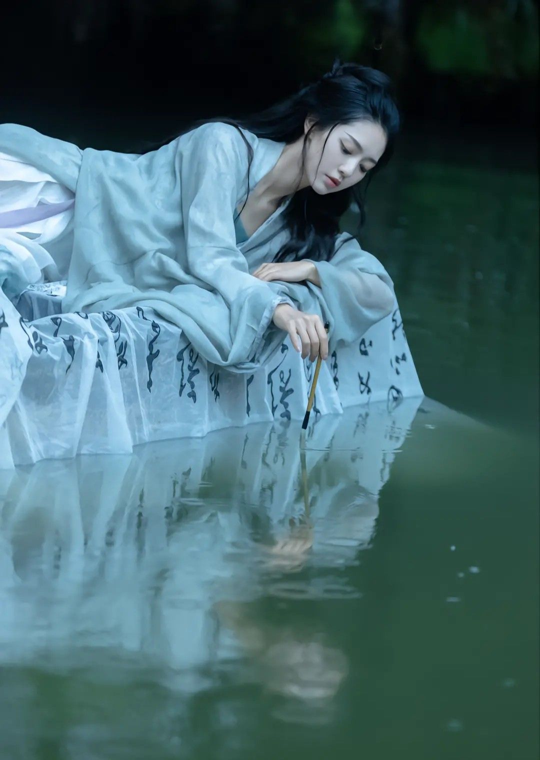 The Enchanting Green Hanfu Shoes of a Graceful Woman The Enchanting Green Hanfu Shoes of a Graceful Woman