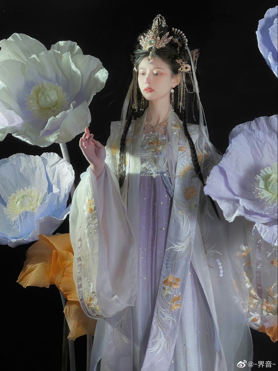 Elegant仙风道骨,女初中生汉服之美 Elegant仙风道骨,女初中生汉服之美