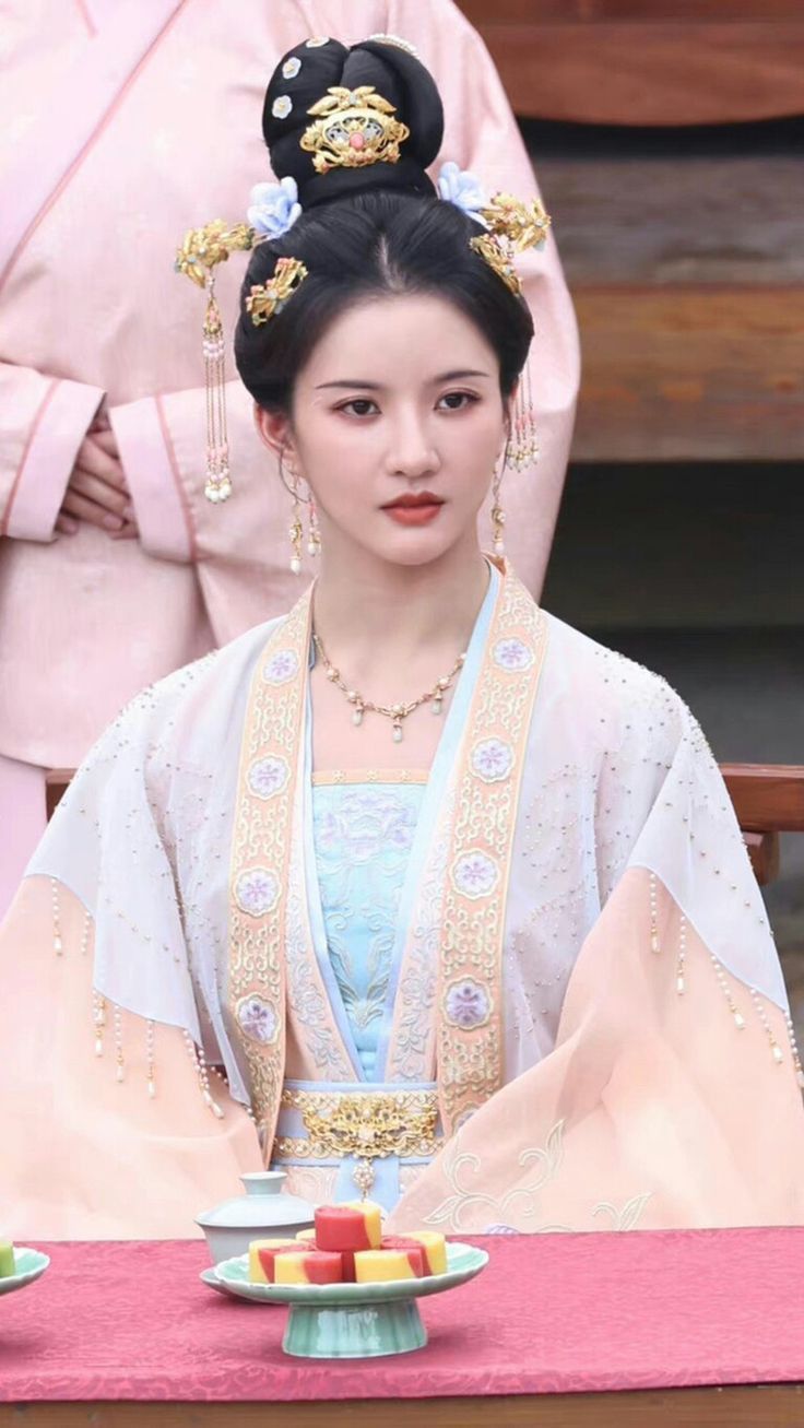 Revival of Cheongsam and Wig:Embracing the Retro-Inspired Qipao with Fake Hair Revival of Cheongsam and Wig:Embracing the Retro-Inspired Qipao with Fake Hair