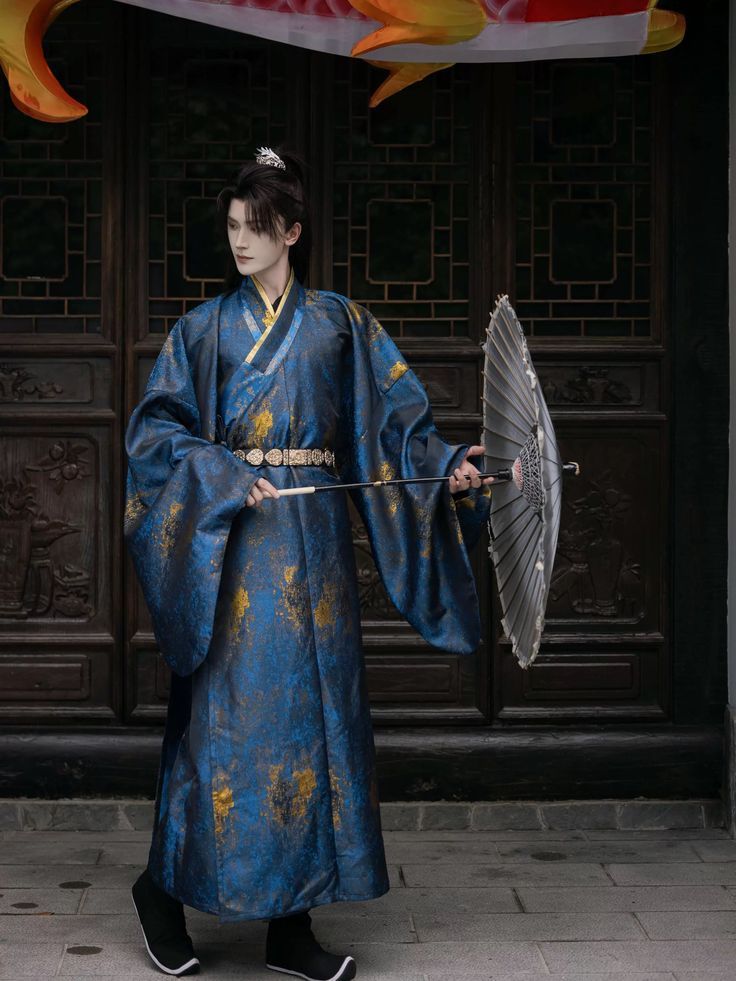 Traditional Hanfu:The Essence of Chinese Cultural Heritage Traditional Hanfu:The Essence of Chinese Cultural Heritage