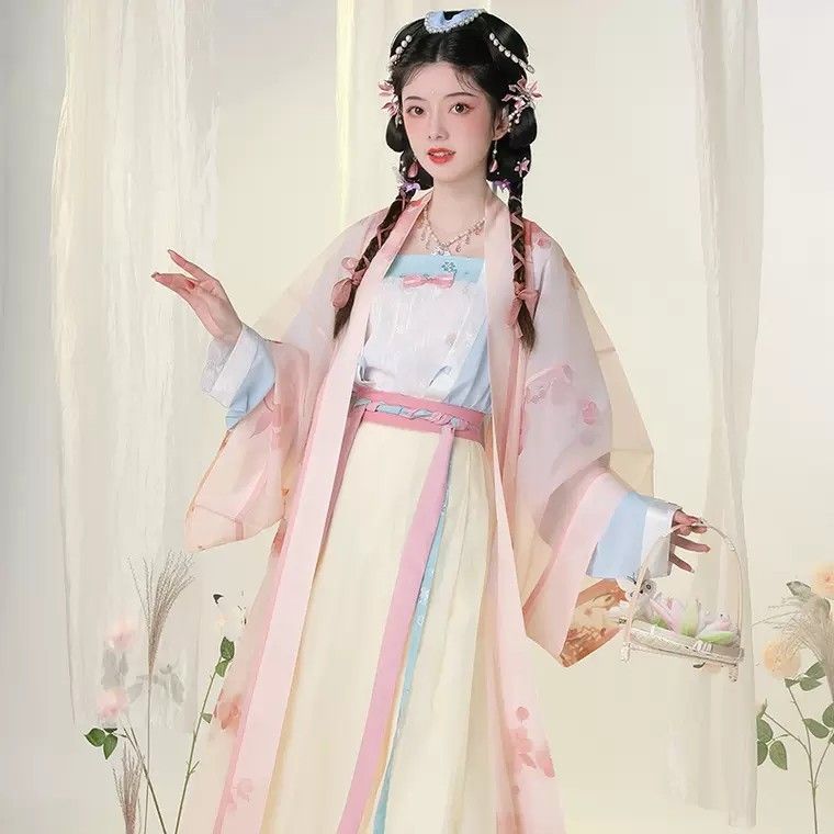 The Splendor of Tang-Era Hanfu童装,唐朝汉服女儿童的魅力 The Splendor of Tang-Era Hanfu童装,唐朝汉服女儿童的魅力