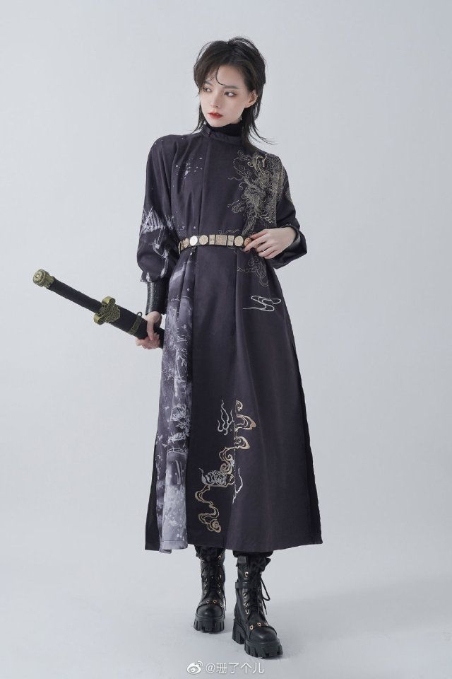 Green Hanfu Fashion in the Wei and Jin Dynasties:A Blend of Tradition and Environmental Awareness