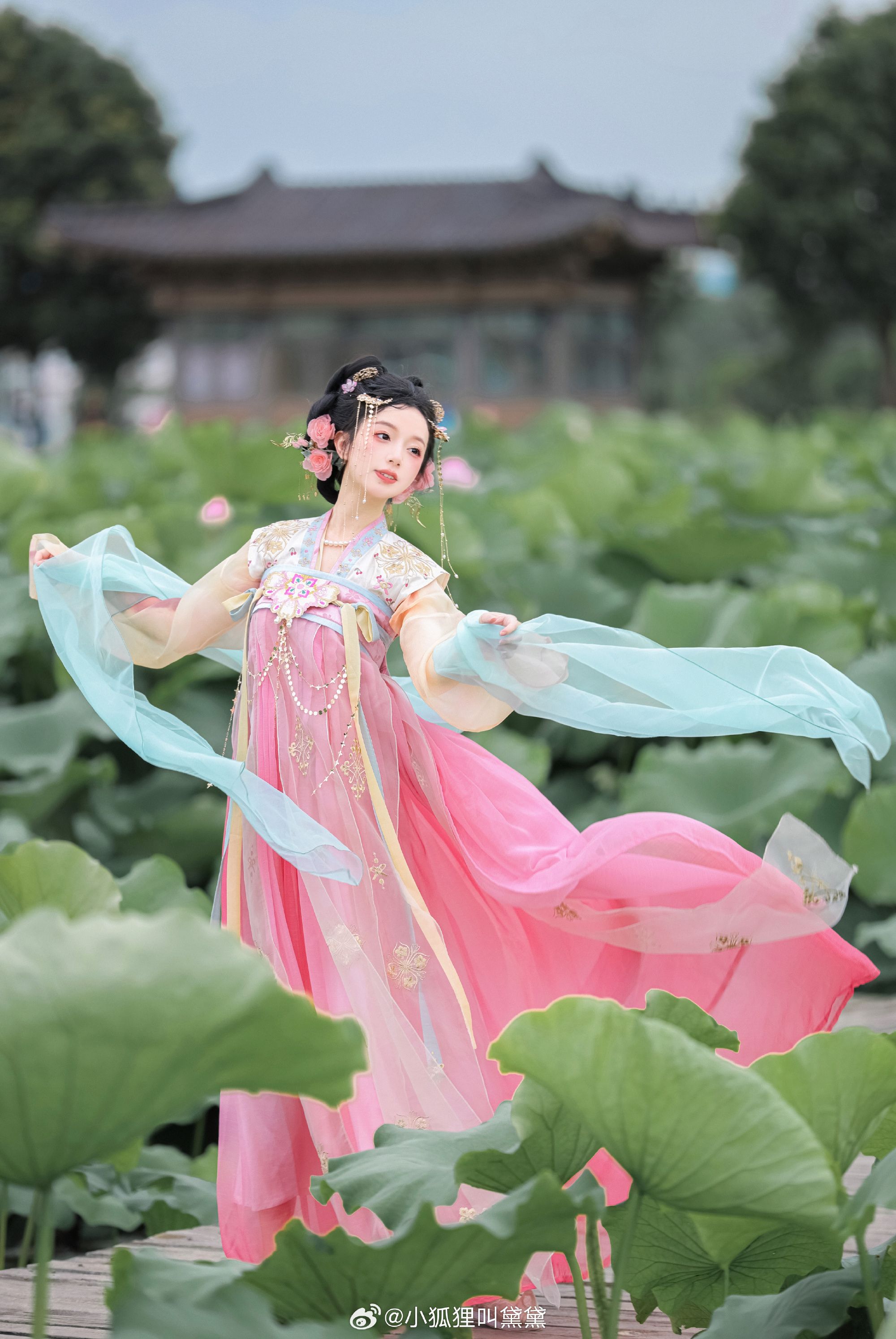 The Splendor of Red Cheongsam Skirts:A Cultural Journey The Splendor of Red Cheongsam Skirts:A Cultural Journey