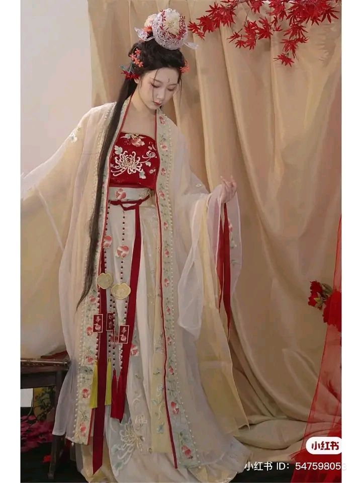 The Evolution of Hair Accessories in Hanfu Fashion:Post-Press Trends and Their Impact The Evolution of Hair Accessories in Hanfu Fashion:Post-Press Trends and Their Impact
