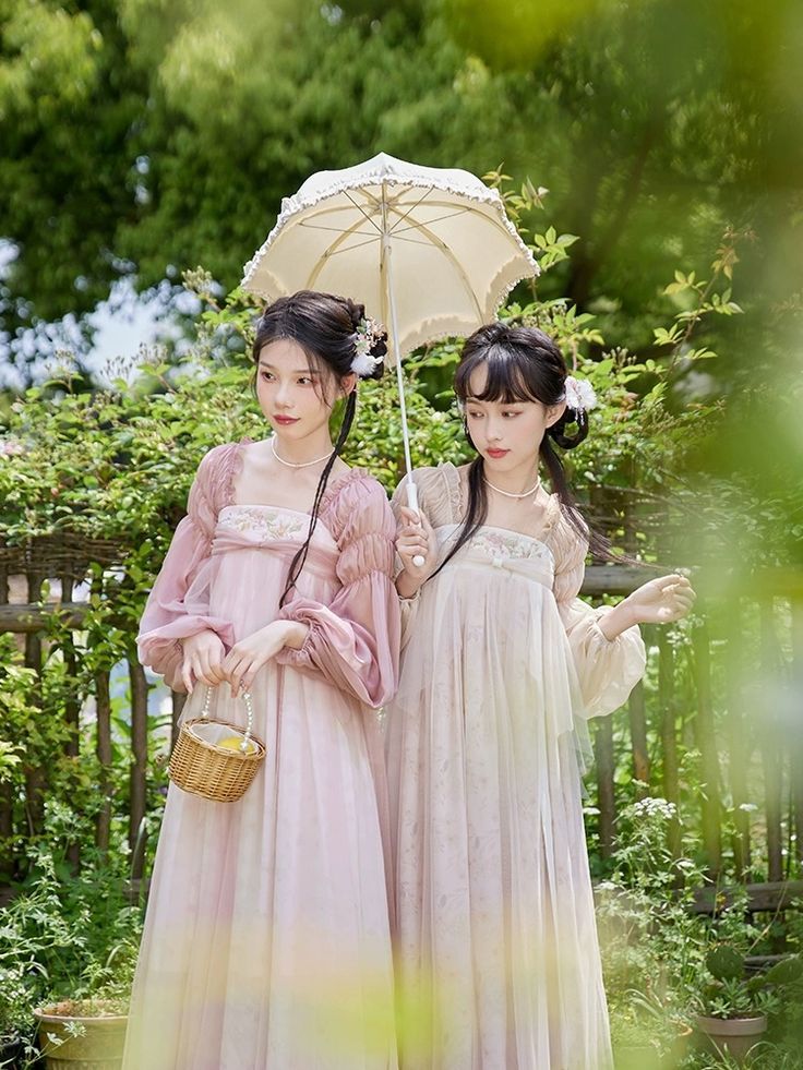 Summer Styling with a Horseface Skirt and Blouse:Fashion Trends and Outfit Ideas Summer Styling with a Horseface Skirt and Blouse:Fashion Trends and Outfit Ideas