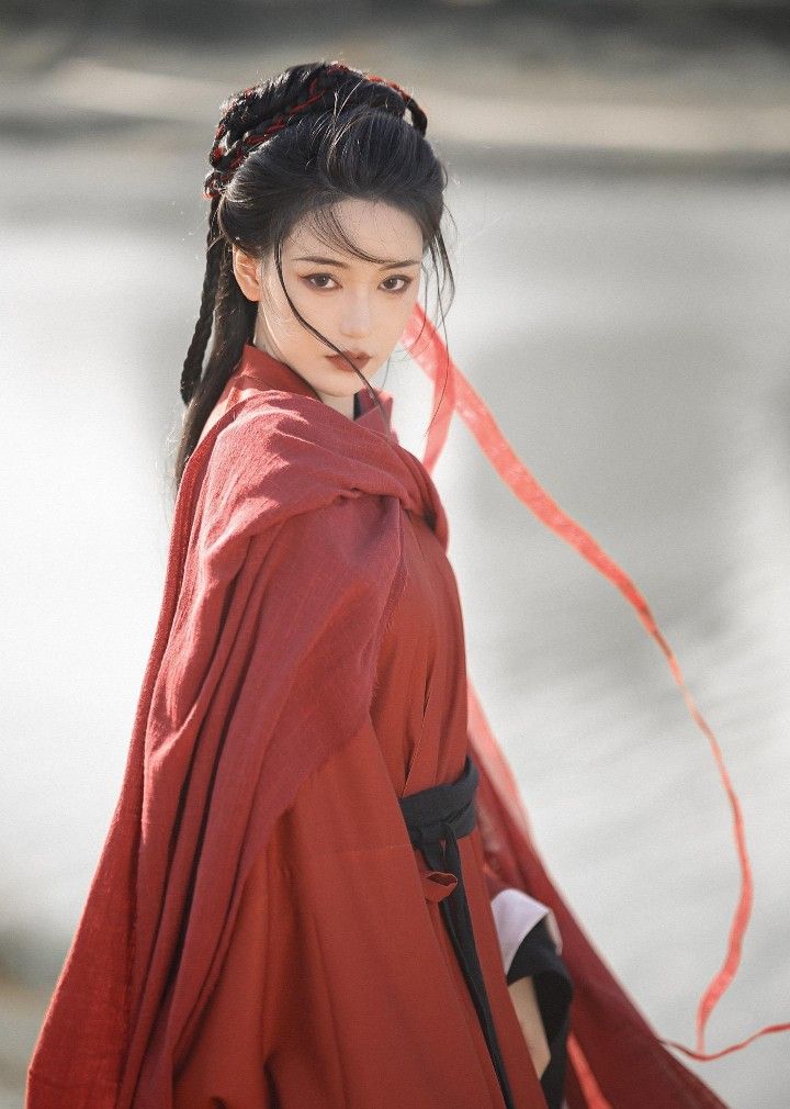 Traditional Tang-Style Chinese Womens Silk Apparel:A Blend of Elegance and Heritage Traditional Tang-Style Chinese Womens Silk Apparel:A Blend of Elegance and Heritage