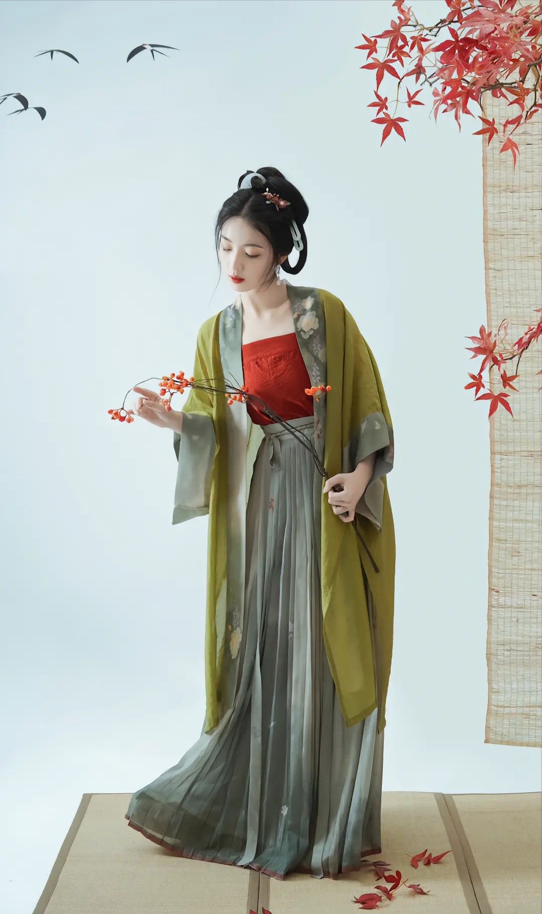 Vintage-Style Tailored Cheongsam with Long Sleeves:A Blend of Tradition and Elegance Vintage-Style Tailored Cheongsam with Long Sleeves:A Blend of Tradition and Elegance