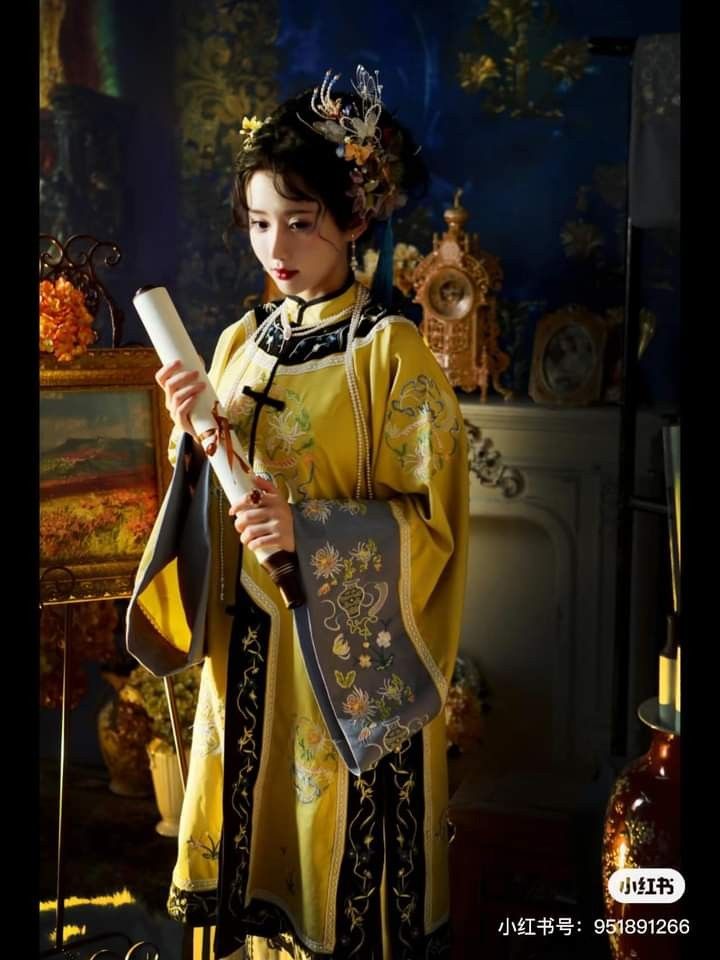 Mothers and Daughters in Traditional Harmony:The Allure of Girls Hanfu Family Match-Ups