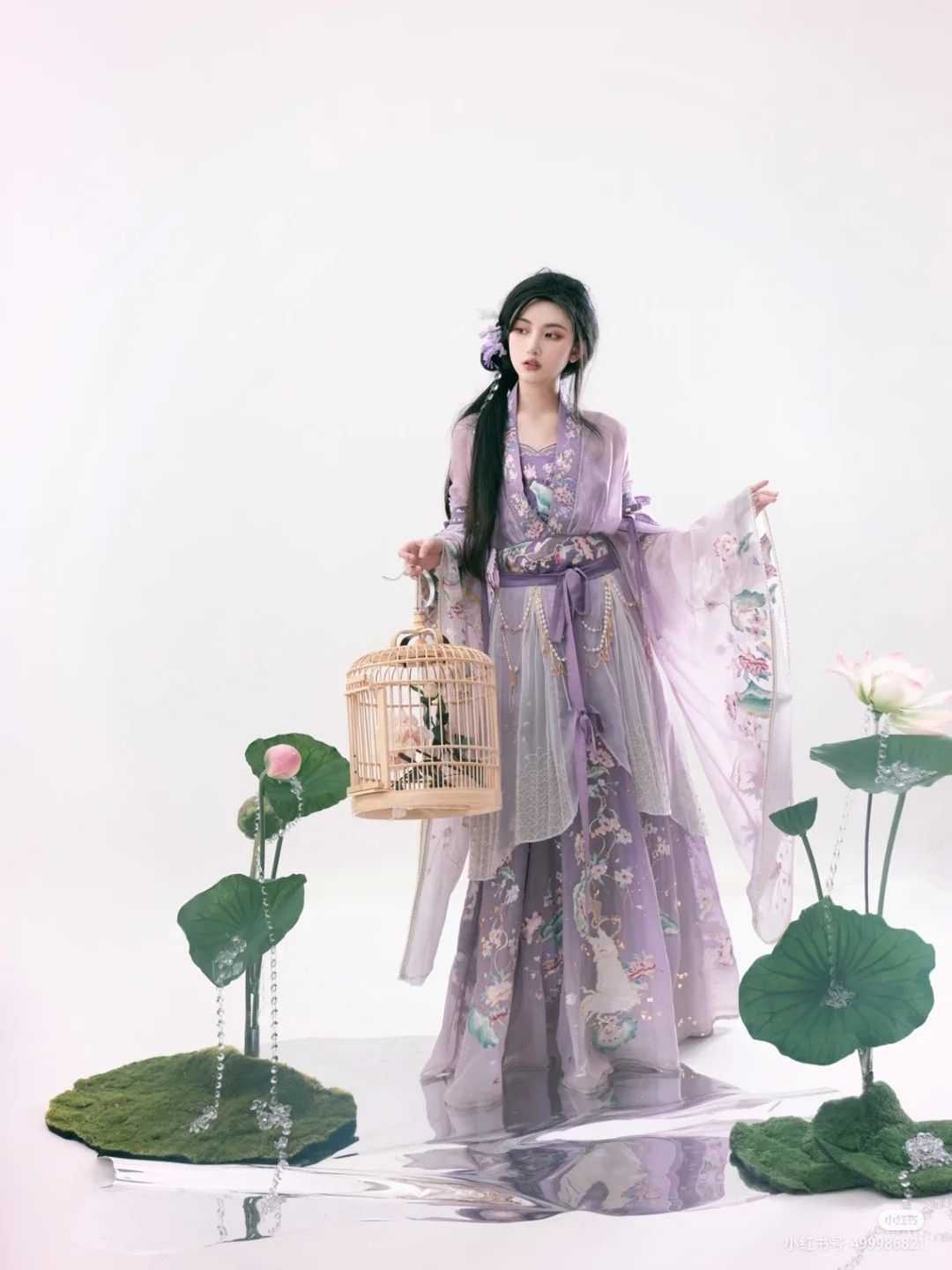 Embracing the Elegance of a Plus-Size Purple Cheongsam Embracing the Elegance of a Plus-Size Purple Cheongsam