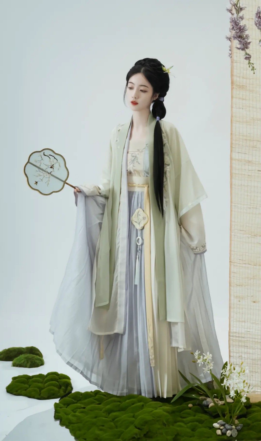 Pandas in Páo-xiao Cheongsam:The Story of a Unique Baby Pandas in Páo-xiao Cheongsam:The Story of a Unique Baby