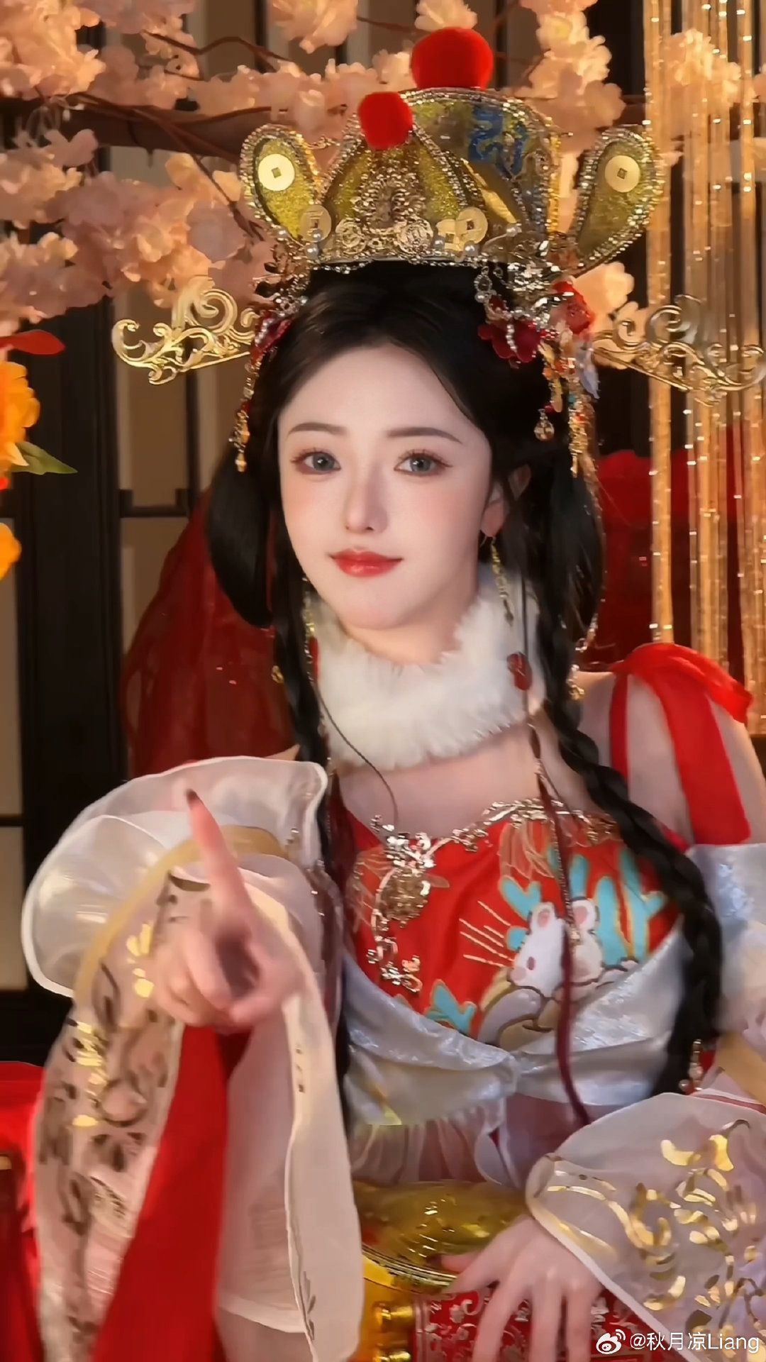 Mini Size,Big Style:The Rise of the Off-shoulder Cheongsam Mini Size,Big Style:The Rise of the Off-shoulder Cheongsam