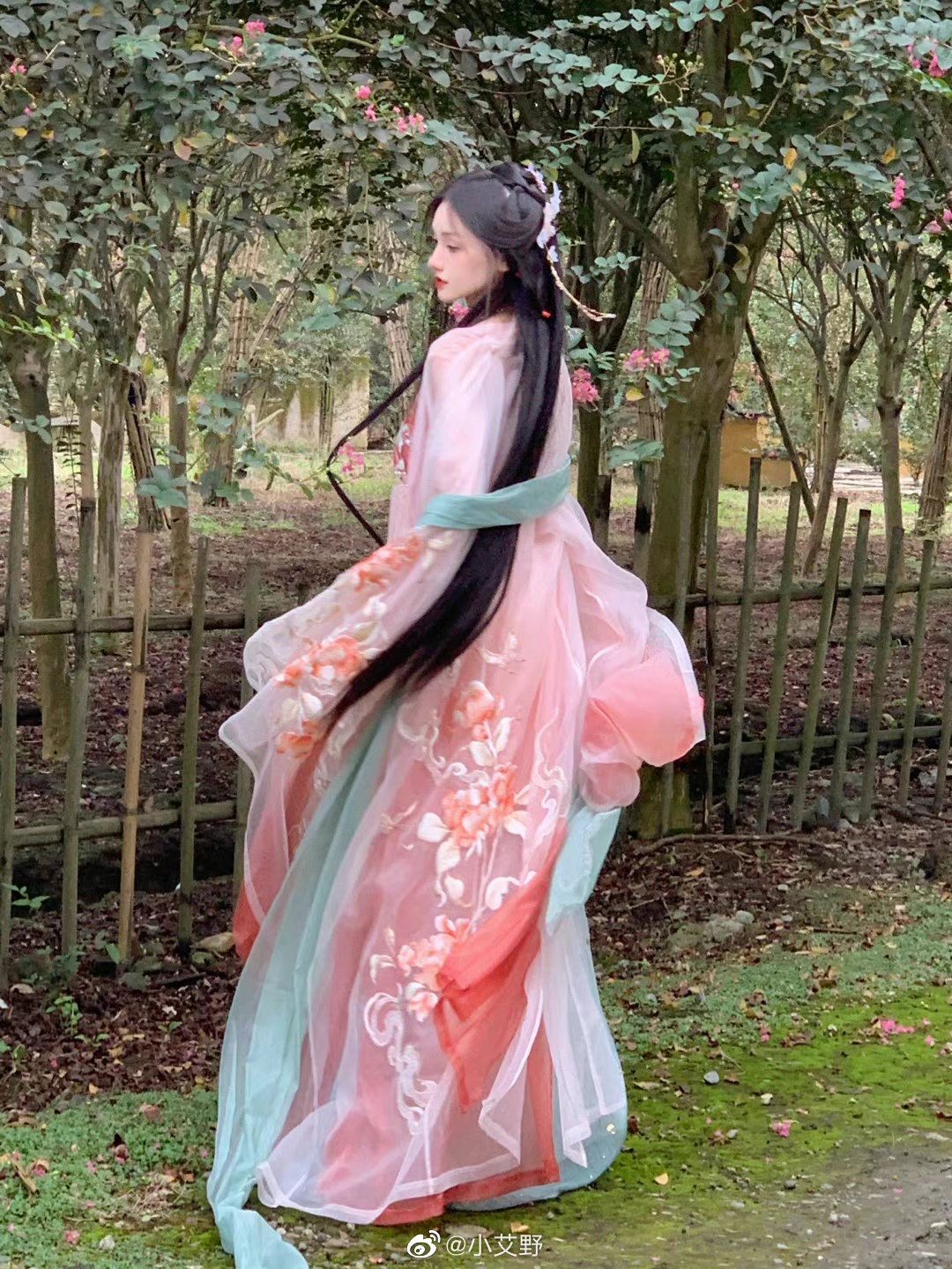 Ancient Chinese Footwear in the Context of Hanfu Traditional Clothing