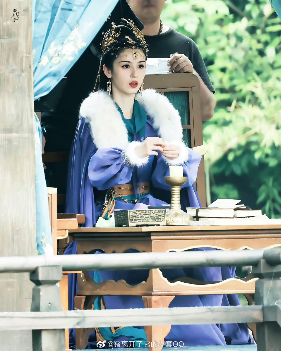 Ancient Costumes and the Martial Arts Charm of Traditional Hanfu Fashion Ancient Costumes and the Martial Arts Charm of Traditional Hanfu Fashion