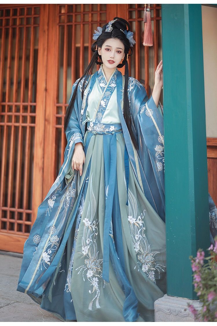 The Enchantment of Pink Cheongsam Headdresses