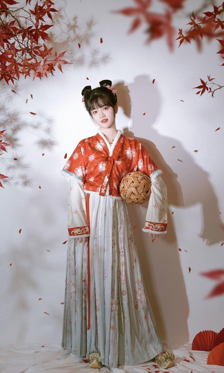 The Splendor of Traditional Chinese Elegance at Liuliqiao Qipao Official Flagship Store The Splendor of Traditional Chinese Elegance at Liuliqiao Qipao Official Flagship Store