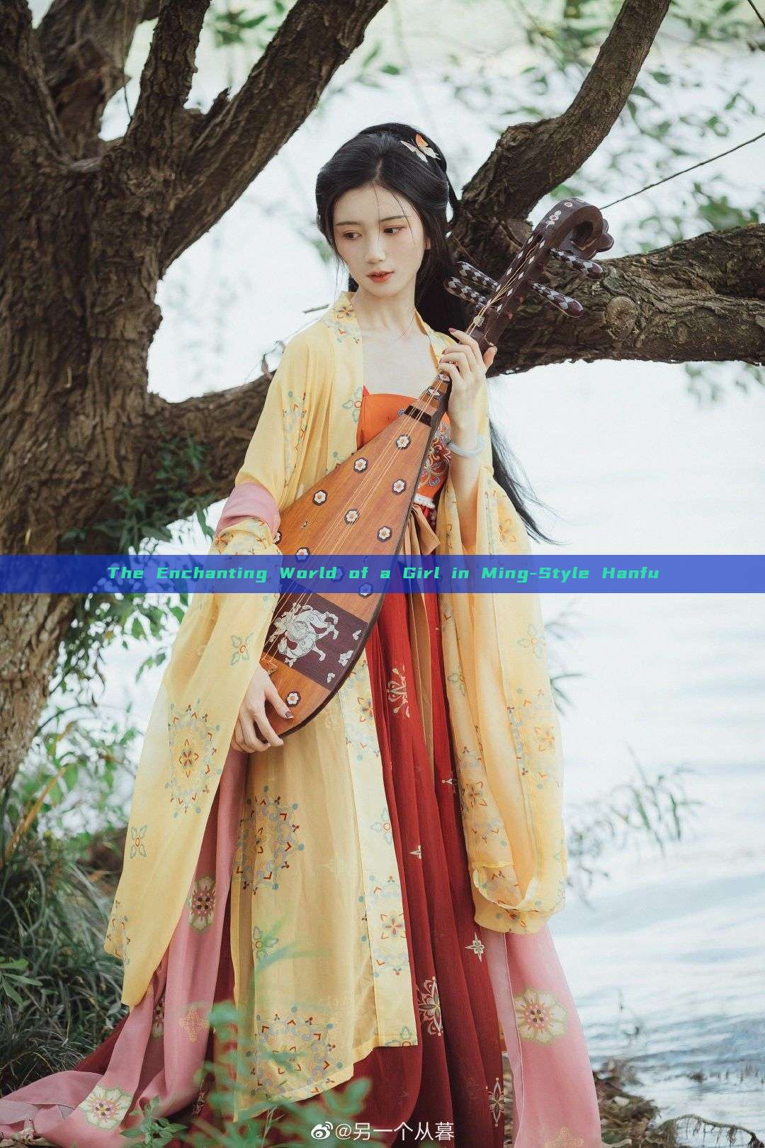 The Enchanting World of a Girl in Ming-Style Hanfu The Enchanting World of a Girl in Ming-Style Hanfu