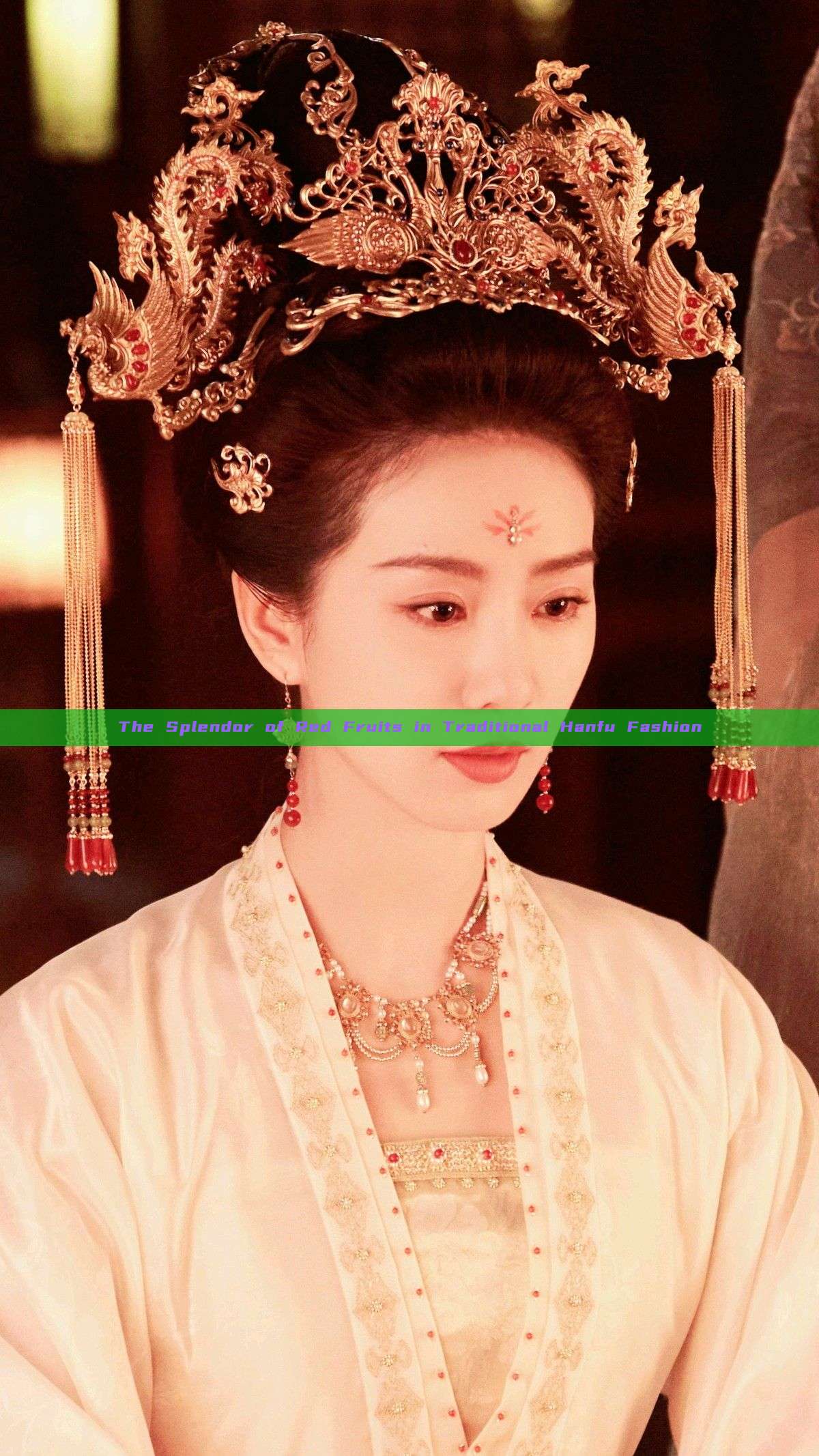 The Splendor of Red Fruits in Traditional Hanfu Fashion