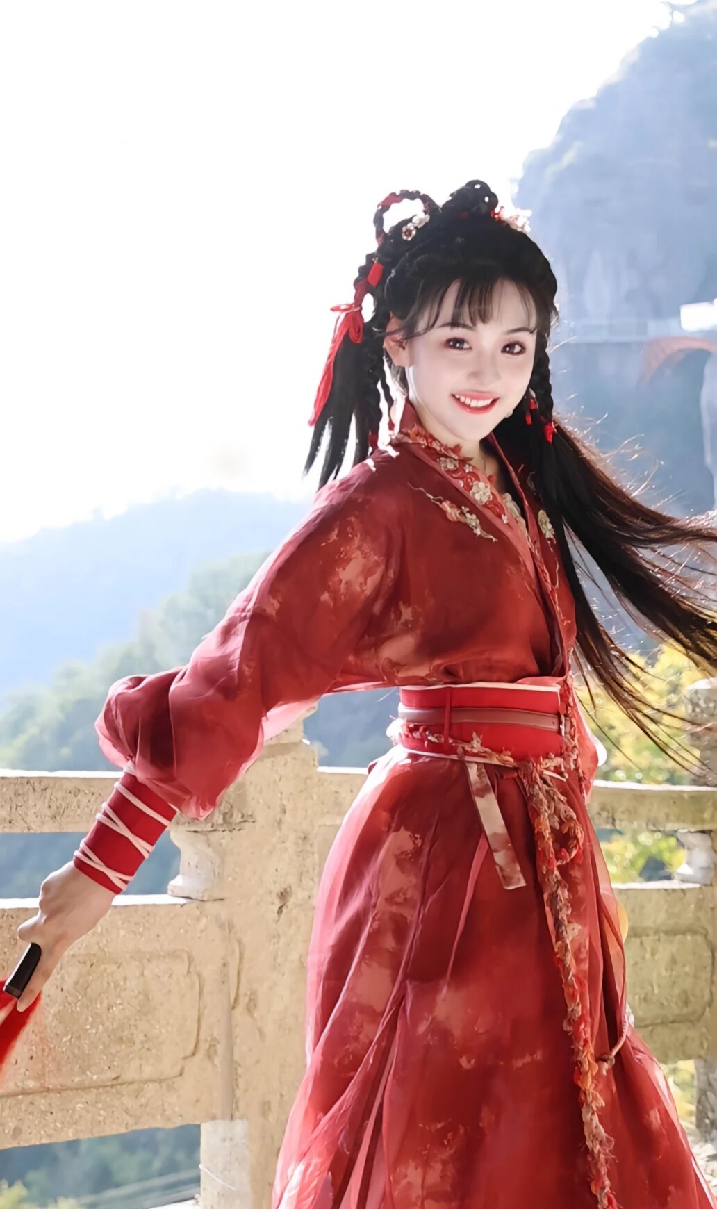 Emulating the Splendid Beauty of Horseface Skirt:The Art of Flower Pattern Makeup Emulating the Splendid Beauty of Horseface Skirt:The Art of Flower Pattern Makeup