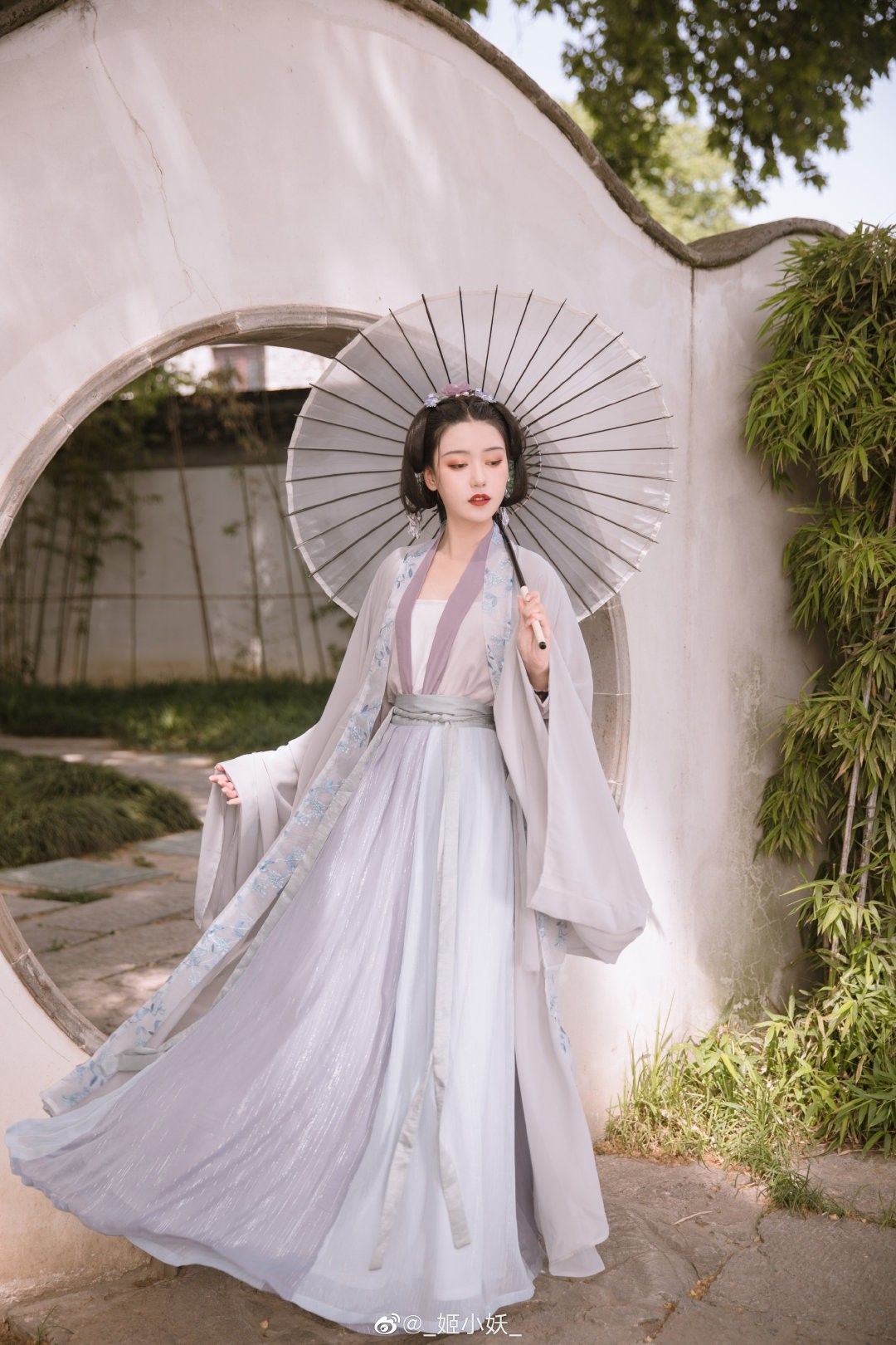 The Splendor of Hanfu Wrist Guards:A Journey into the Fabric of Traditional Chinese Elegance The Splendor of Hanfu Wrist Guards:A Journey into the Fabric of Traditional Chinese Elegance