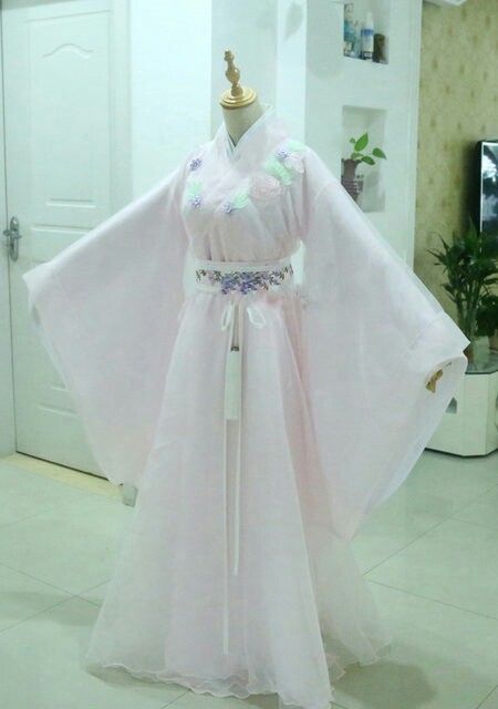 Winter Ming-Style Hanfu Fashion:A Blend of Tradition and Modernity
