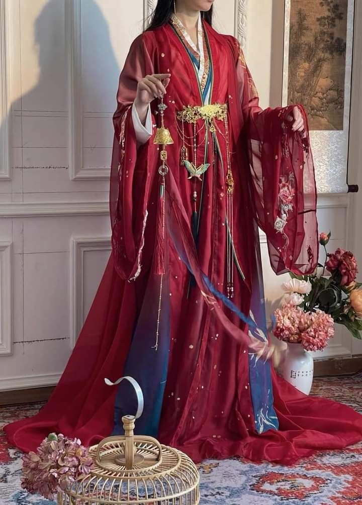 The Splendid Half-Body of Hanfu Robe and Skirt:A Journey into Traditional Chinese Beauty The Splendid Half-Body of Hanfu Robe and Skirt:A Journey into Traditional Chinese Beauty