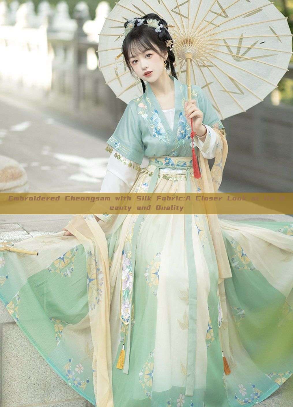Embroidered Cheongsam with Silk Fabric:A Closer Look at its Beauty and Quality Embroidered Cheongsam with Silk Fabric:A Closer Look at its Beauty and Quality