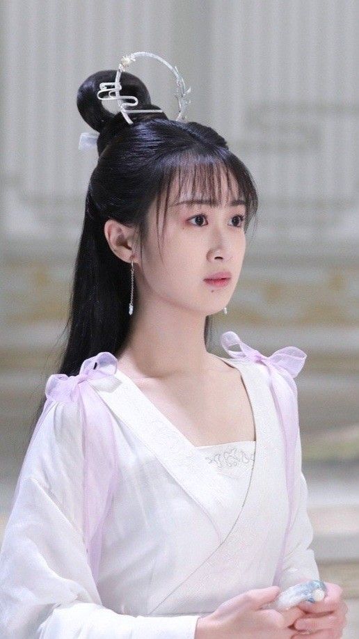 Traditional Elegance:A Complete Set of Accessories for the Cheongsam Traditional Elegance:A Complete Set of Accessories for the Cheongsam