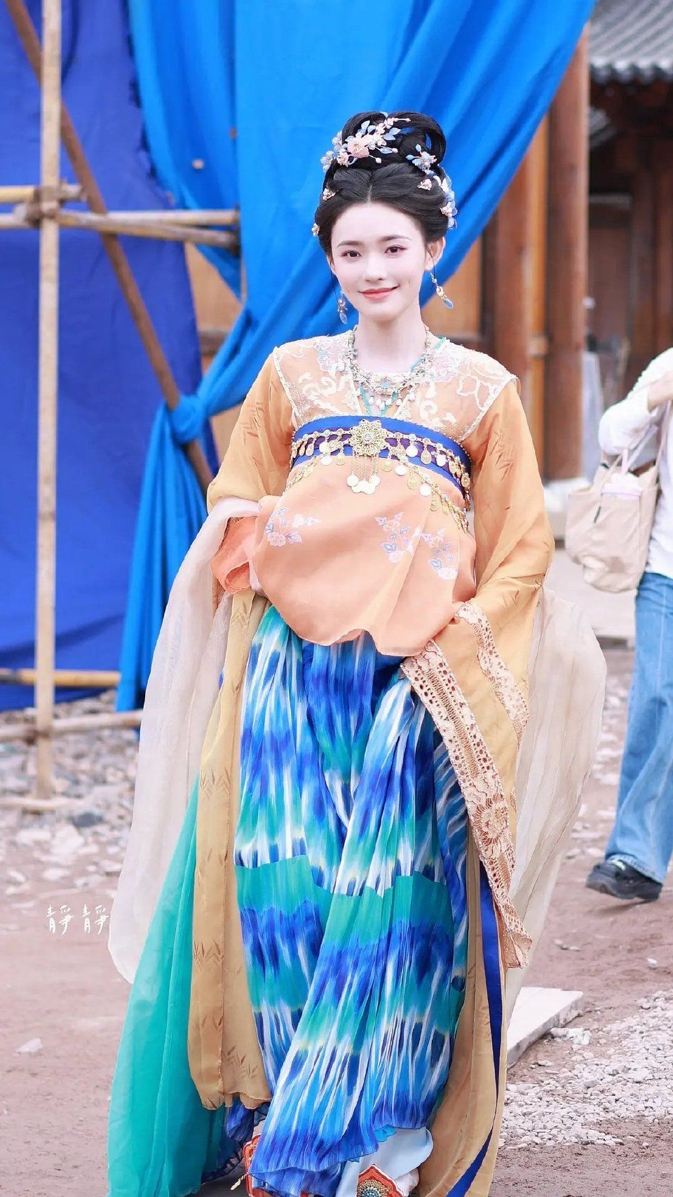 The Elegance of a Tall Womans Horseface Skirt and Blouse The Elegance of a Tall Womans Horseface Skirt and Blouse