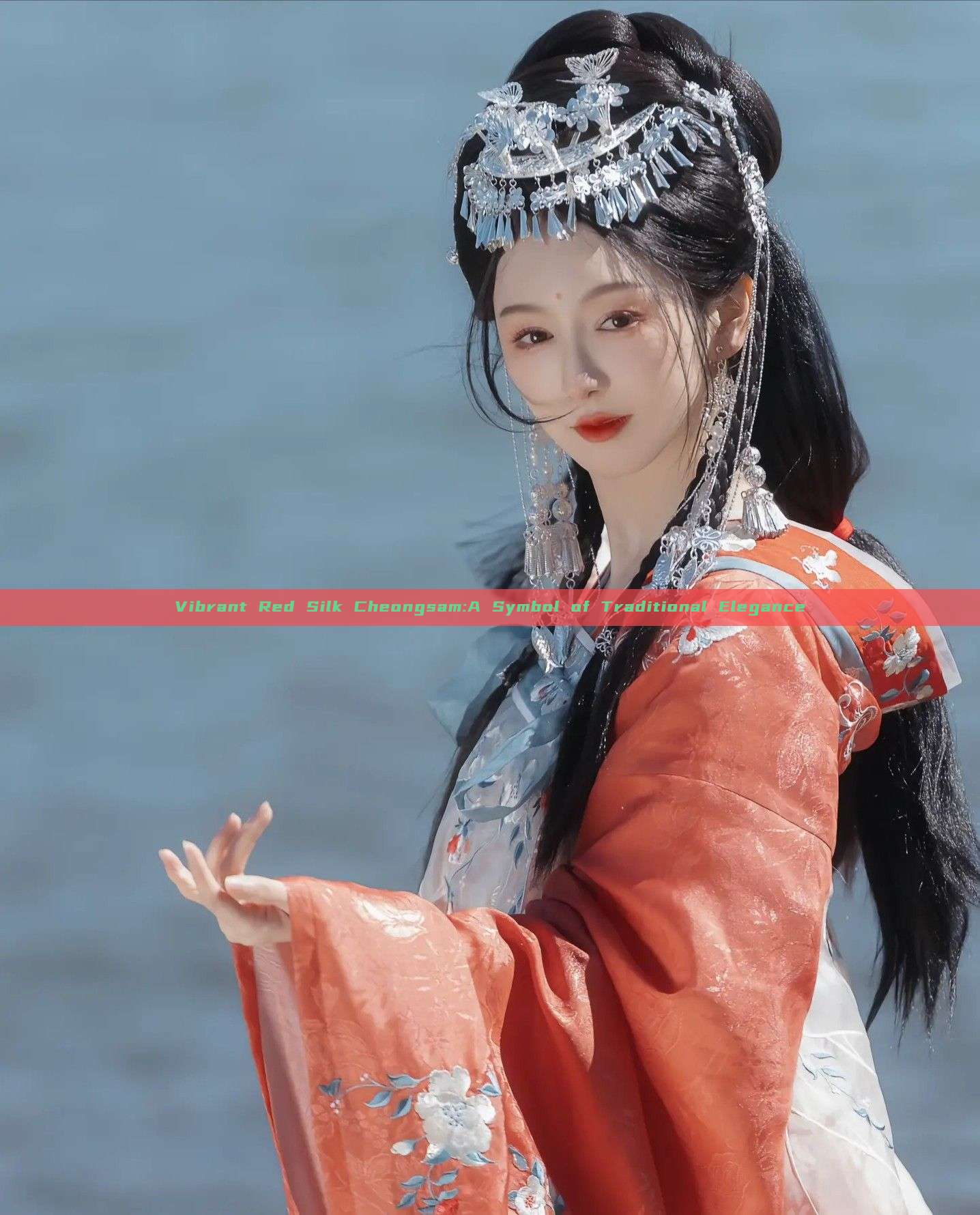 Vibrant Red Silk Cheongsam:A Symbol of Traditional Elegance Vibrant Red Silk Cheongsam:A Symbol of Traditional Elegance