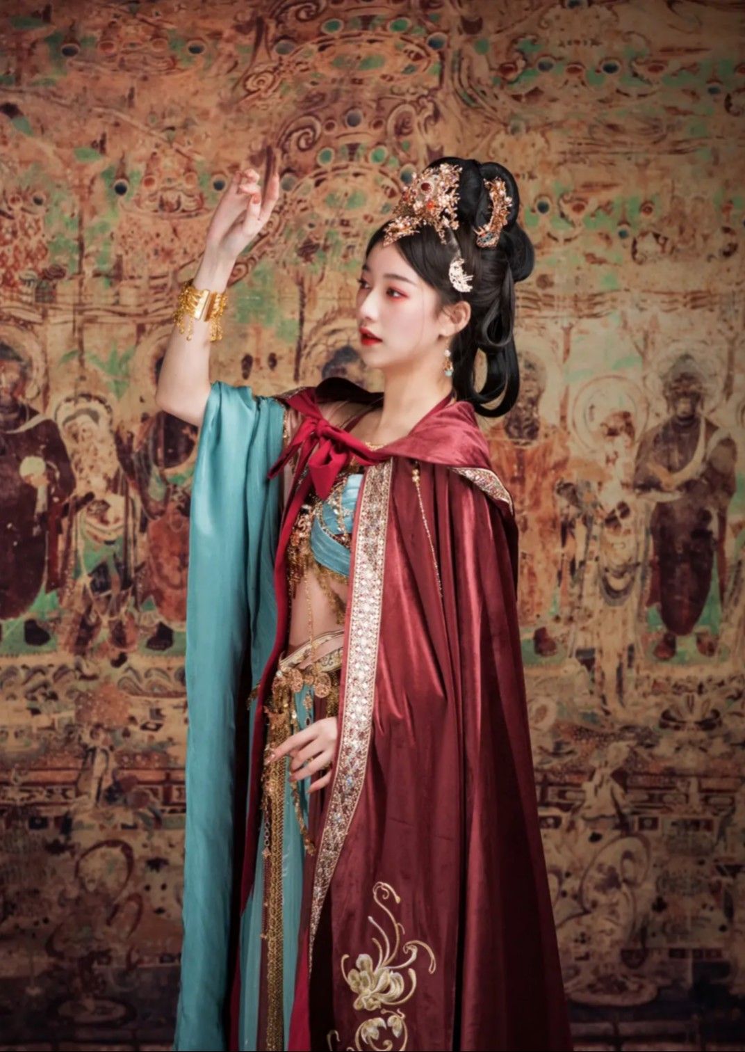 Reimagining the Short-Style Cheongsam for Modern Women Reimagining the Short-Style Cheongsam for Modern Women